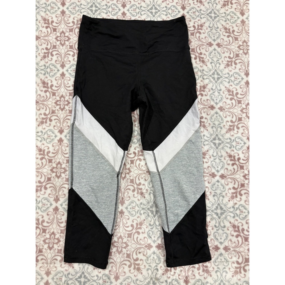 Forever 21 Colorblock Chevron Active Leggings Black Grey White Medium Cropped